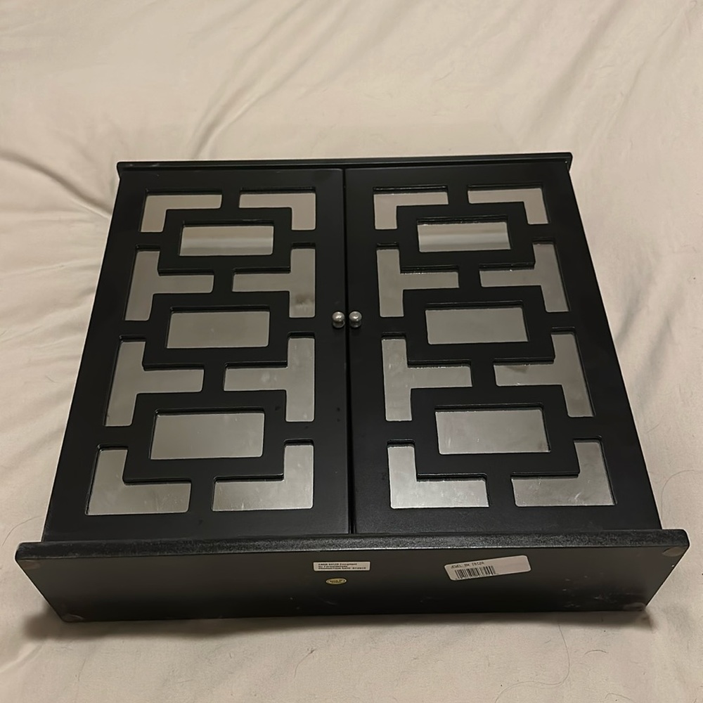 COPY - Black mirrored jewelry organizer